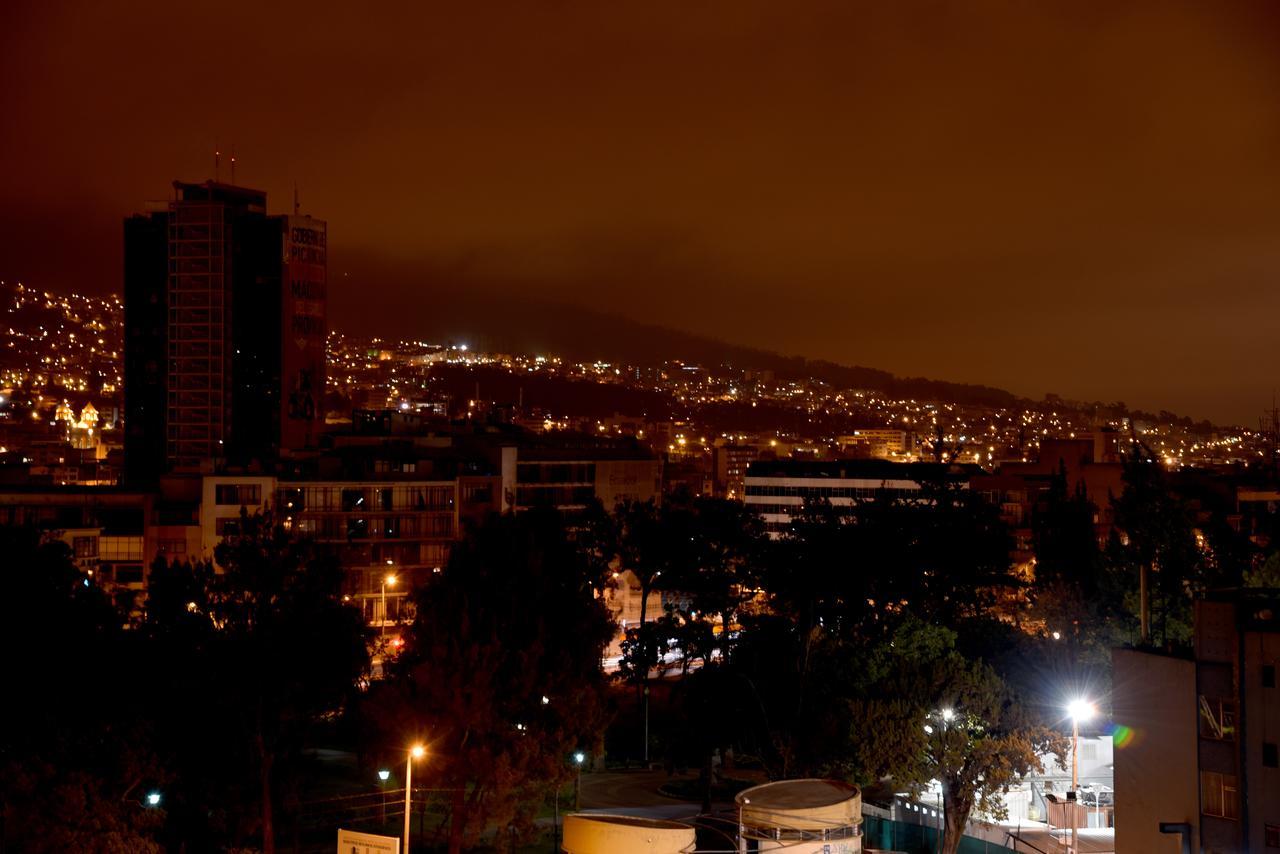 Hotel La Rosario Quito Esterno foto