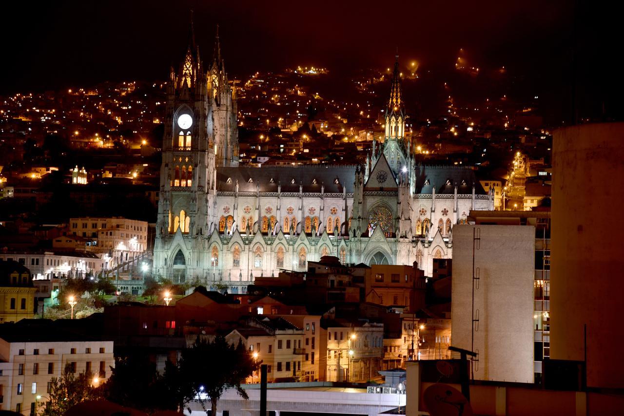 Hotel La Rosario Quito Esterno foto